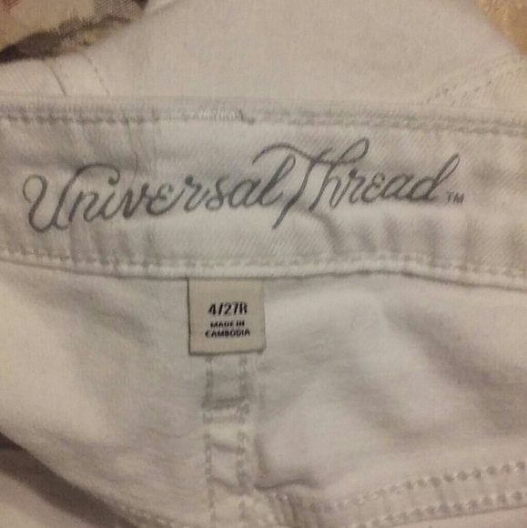 Universal Thread High Rise Tribal denim shorts - Picture 4 of 5